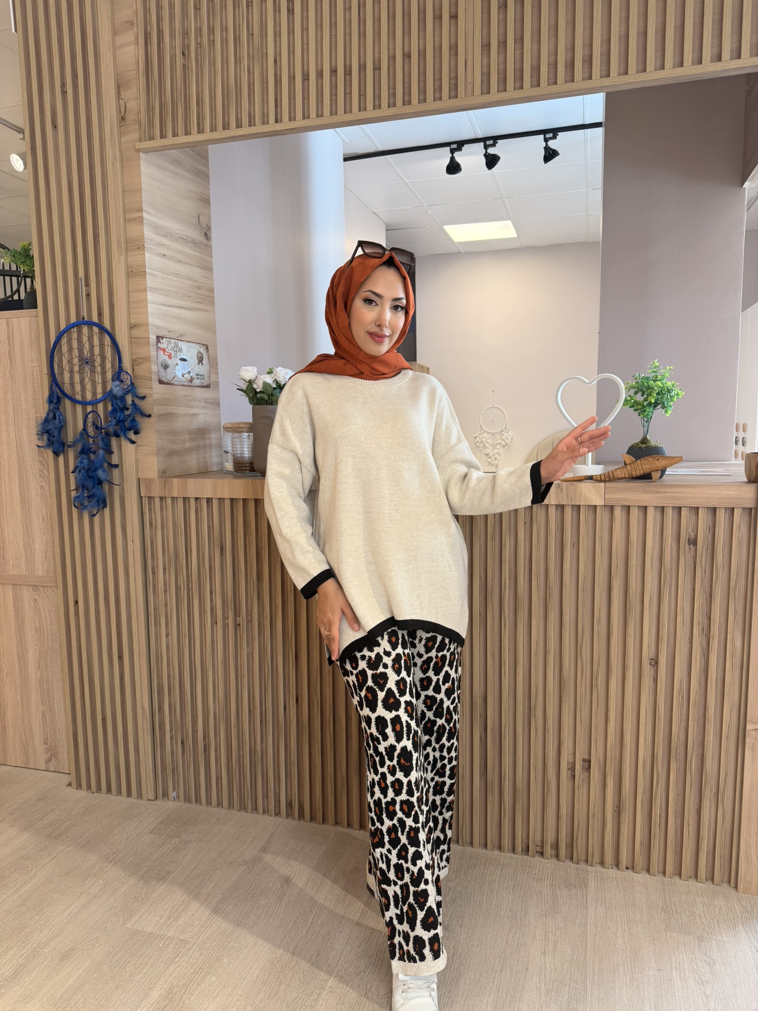 SEE MORE PANTOLONLU TAKIM